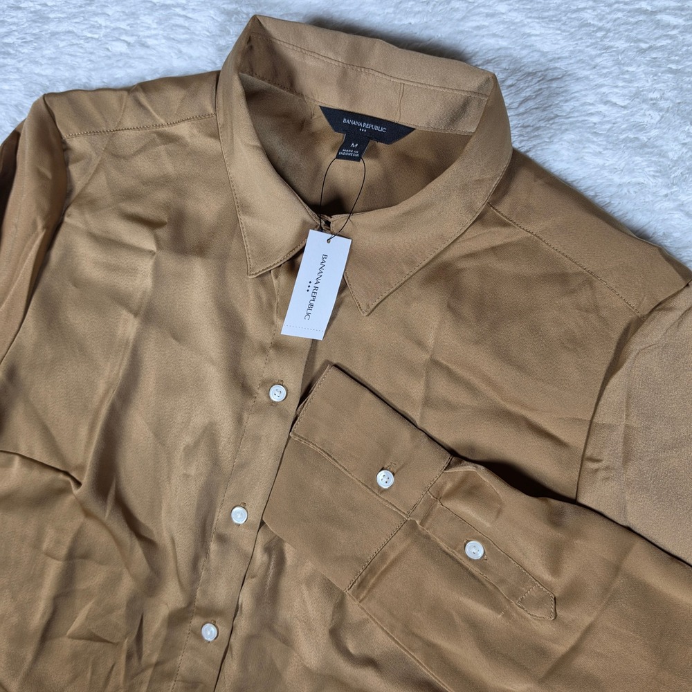 NEW Banana Republic Silky Classic 890602-00-1 Womens M BROWN L/S Button up Top